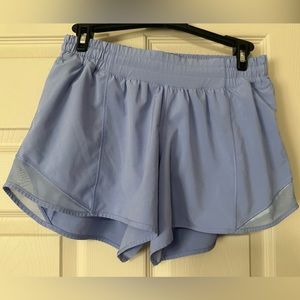 Lululemon Hotty Hots II Low-Rise Lined 4” Shorts Sz 6 Long Hydrangea Blue RARE